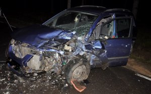 Pojazd marki Mazda biorący udział w wypadku