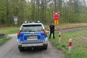 Piscy policjanci na obszarach kolejowych