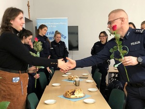 Spotkanie z okazji Dnia Kobiet w Komendzie Powiatowej Policji w Piszu.