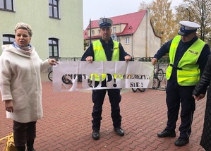 Spotkanie  policjantów z uczniami w orzyskiej podstawówce