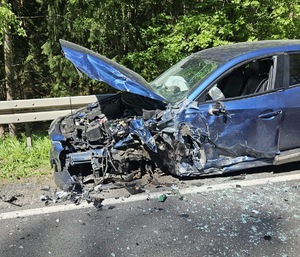 mazda uczestnicząca w wypadku