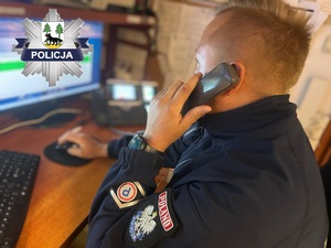 Oficer dyżurny Komendy Powiatowej Policji w Piszu