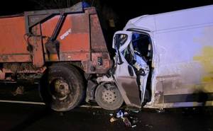 Zderzenie busa z ciągnikiem rolniczym