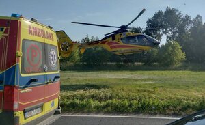 Zderzenie busa z motorowerem na DK 16