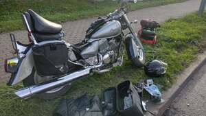 Zderzenie motocykla z samochodem osobowym